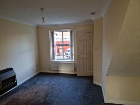 2 bedroom semi-detached house to rent - Photo 4