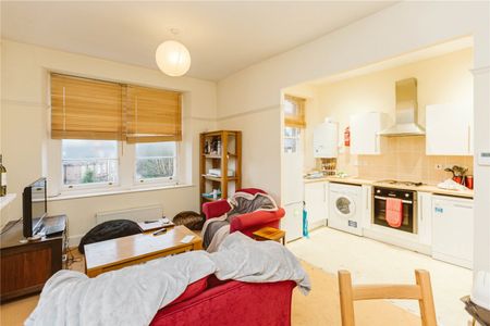 Clifton Park Road, - Photo 2