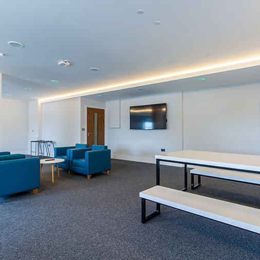 Bronze Accessible Studio - Photo 1