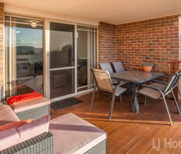 Immaculate Three Bedroom Ensuite Home in Jerrabomberra - Photo 6