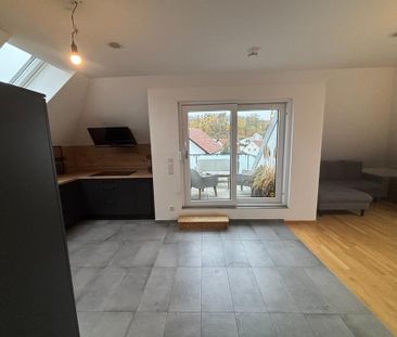 Helle 2-Zimmer Wohnung mit Balkon im Dachgeschoss in Bad Abbach - Photo 1