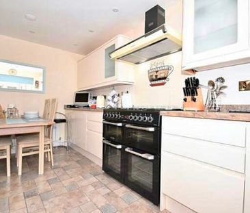 Bright & Modern 3 Bedroom Mid Terraced House for Rent in Nutbourne ... - Photo 3