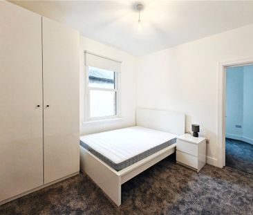Victoria Road, Guildford, Surrey, GU1 4DJ - Photo 2