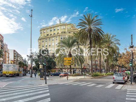 Piso de alquiler en Carrer de L'orient, Mont-Olivet - Photo 2
