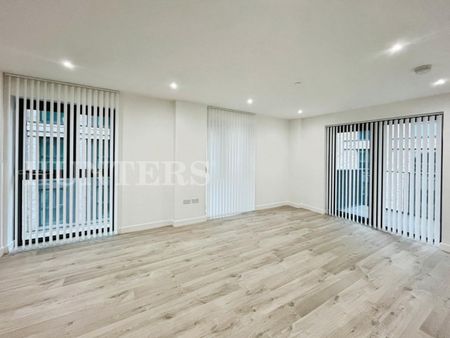 2 bedroom Flat To Let Total Size: 819 SQ FT - Photo 4