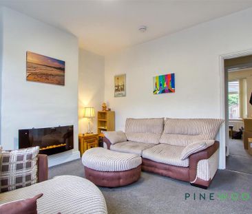 2 bedroom terraced house to rent - Photo 2
