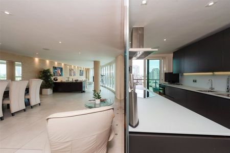 Flagstaff House, St George Wharf, Vauxhall, SW8 2LZ - Photo 5