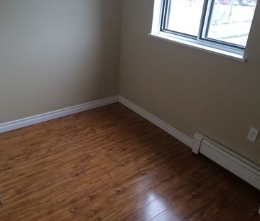 110 University Av West - Photo 1