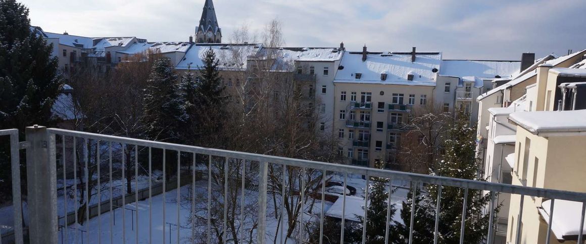 Wohnen im DG- frei ab 1.3.25 - Balkon - Stellplatz möglich!! - Photo 1