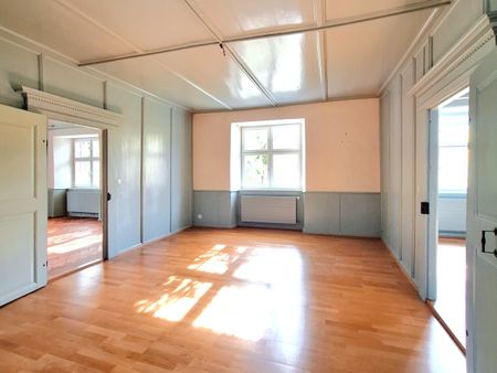 Modern restauriertes Pfarrhaus - Wohnen und Arbeiten auf 300 m2 Fläche - Foto 3