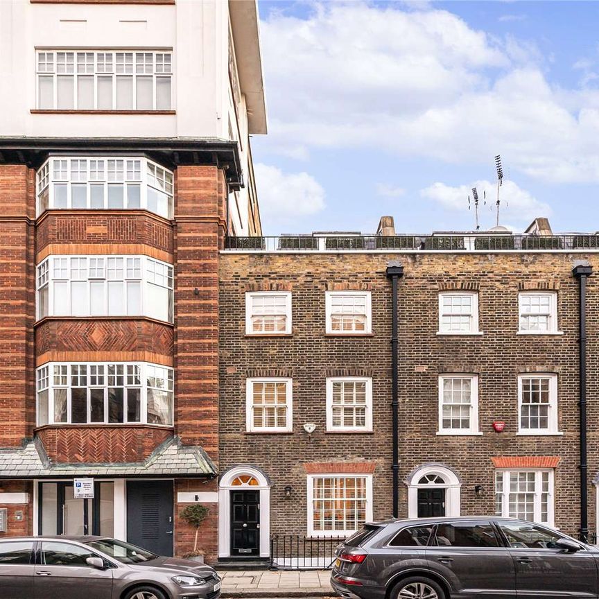 A charming period town house located on Catherine Place. The property has been subject to a substantial renovation and refurbishment programme completed to an exceptionally high standard. - Photo 1