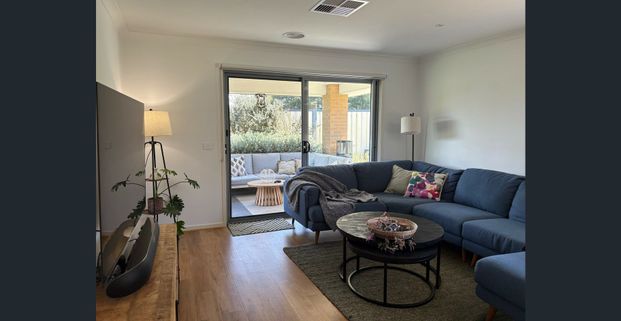 Spacious Contemporary Home - Photo 1