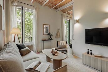 Ronda de Sant Pere, Barcelona, Catalonia 08010