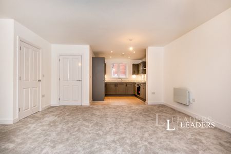 3 bedroom house to rent Thistledown, Pershore, Worcestershire, WR10 - Photo 2