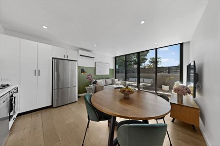 Spacious, secure and superbly located apartment living - Photo 3