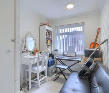 4 bedroom terraced house to rent - Photo 5