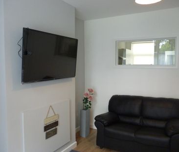 4 bedroom terraced house to rent - Photo 1