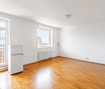 Pronájem světlého bytu, 1kk s balkónem, Vřesová, Praha 8 - Fotografie 1