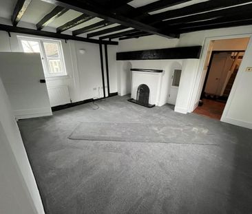 Unique 2-Bedroom Grade II Listed Farmhouse - Photo 1