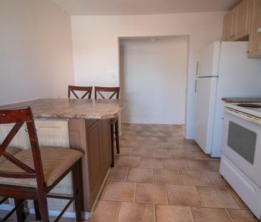 Spacious 2 Bedroom Unit in Niagara Falls! - Photo 3
