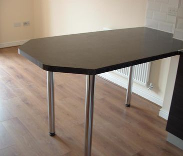 2 bedroom semi-detached house to rent - Photo 5