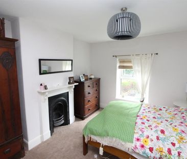 4 bedroom House To Let - Photo 5