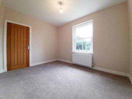 4 bedroom semi-detached house to rent - Photo 5