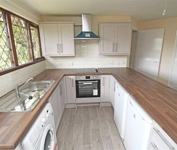 2 bedroom bungalow to rent Kensington Drive, Great Holm, Milton Key... - Photo 4