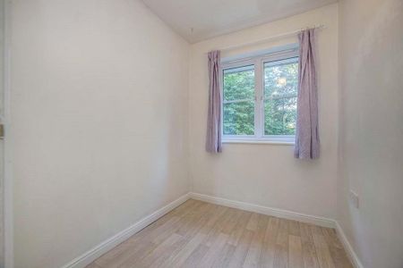 3 bedroom end of terrace house to rent - Photo 2