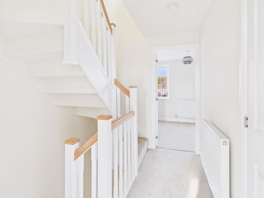 4 bed house to rent in - Photo 1