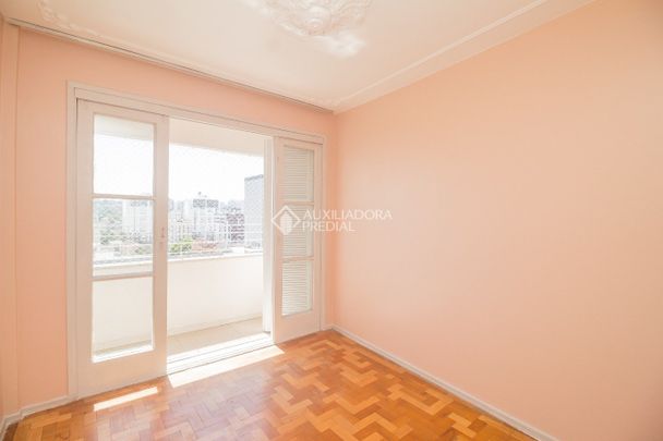 Apartamento com 2 quartos e 77m² para alugar em Floresta, Porto Alegre. - Photo 1