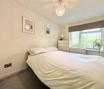 The Broadway, Totland Bay, PO39 - Photo 4