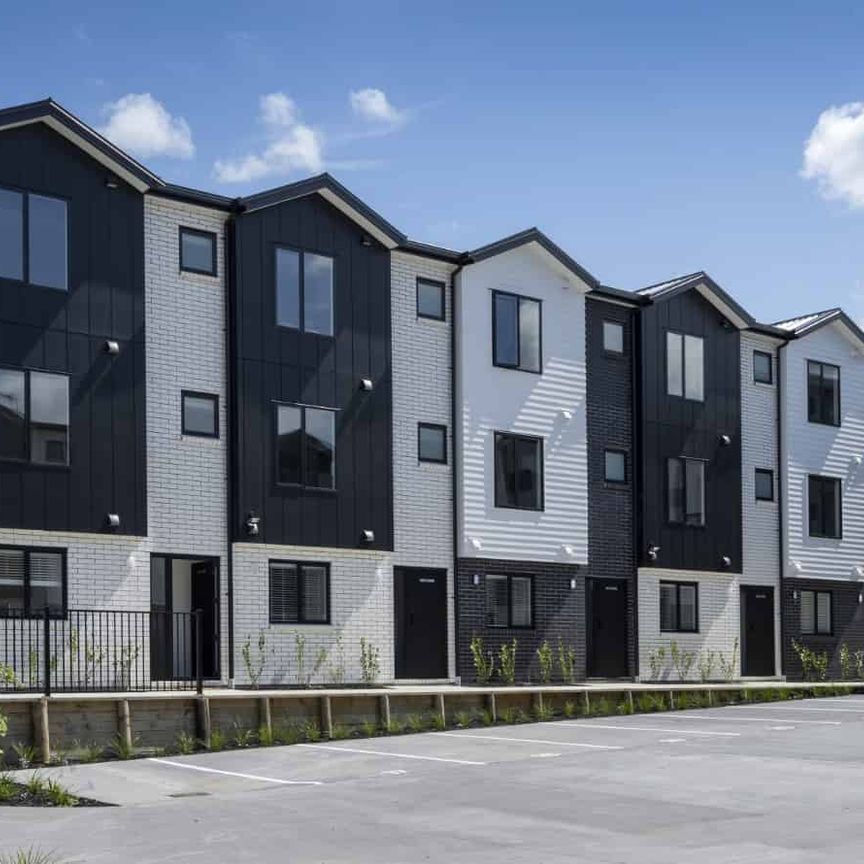 Modern Studio Rooms for Rent - Photo 1