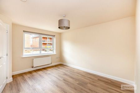 PETERBOROUGH - Photo 3