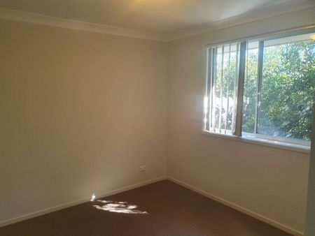 4 BEDROOM HOME WITH DOUBLE GARAGE, ENSUITE, AND COUNTRY VIEWS - Photo 5