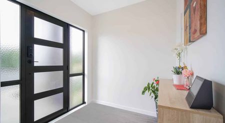 Spacious and Sun Filled 3 Bedroom Home in Alfriston - Photo 5