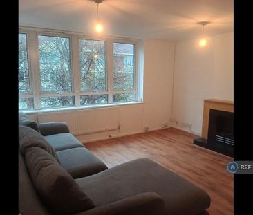 2 bedroom flat to rent - Photo 2