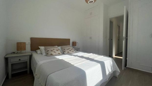 BEAUTIFUL MODERN VILLA WITH PRIVATE POOL IN TORREVIEJA, AVAILABLE UNTIL JUNE - Photo 1