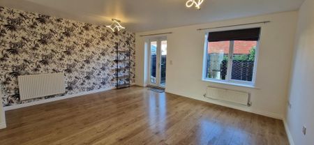 4 bedroom townhouse to rent - Photo 2