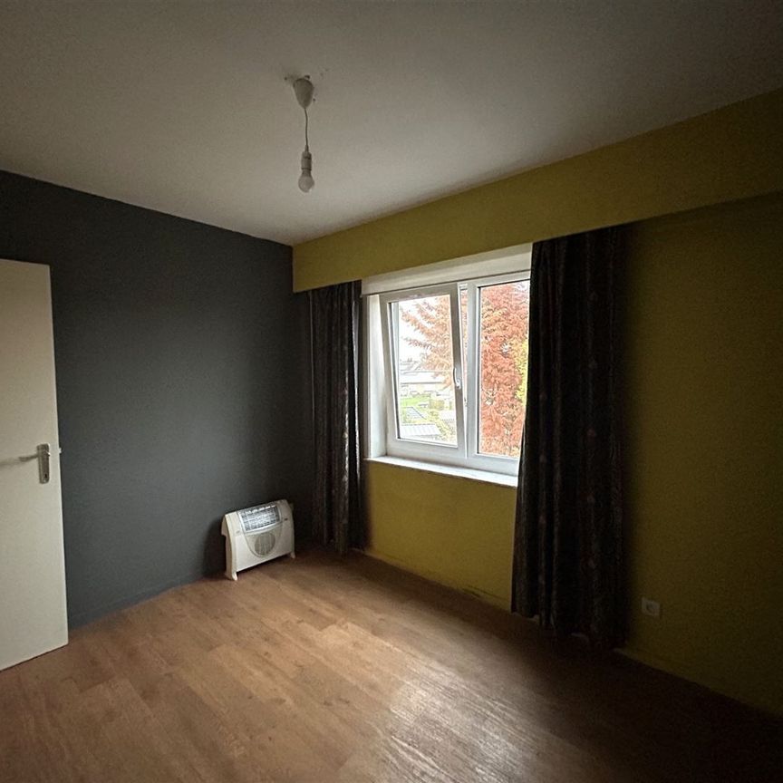 Ruim appartement met 3 slaapkamers en garagebox, gelegen in een rustige, kindvriendelijke omgeving. - Foto 1