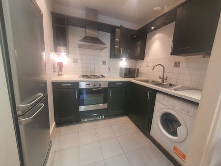 1 Bed Flat, Highfield Close, SE13 - Photo 2