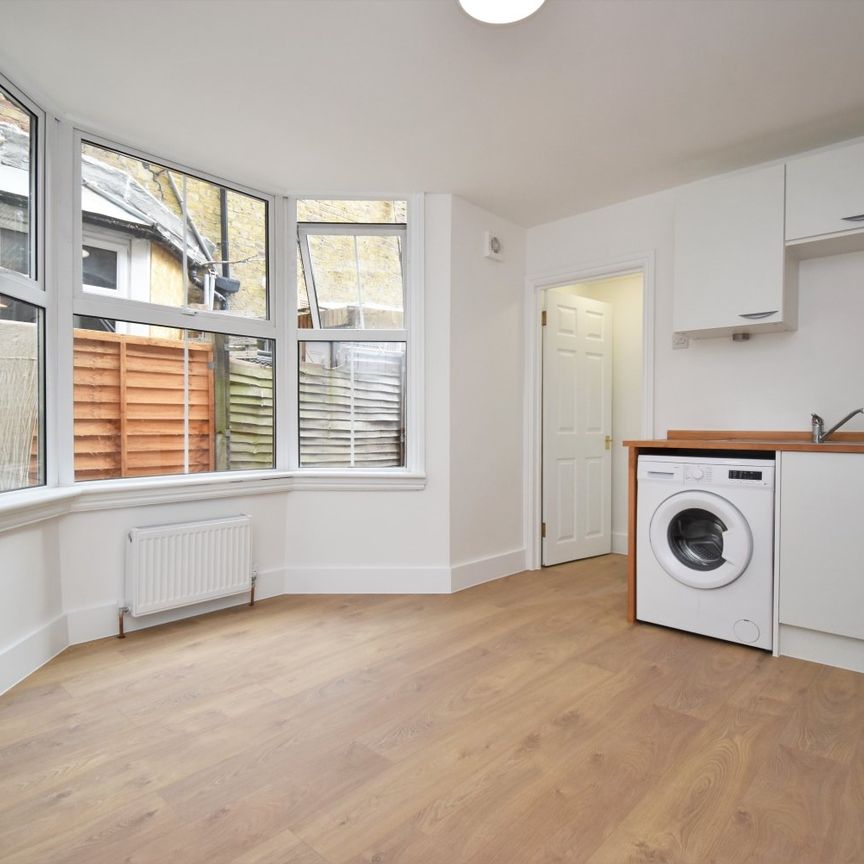 Flat to rent - Evelyn Street, London, SE8 - Photo 1