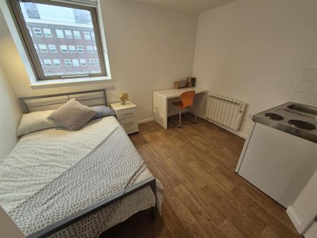 Studio to rent - Photo 3