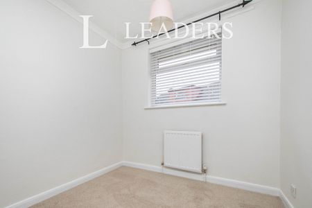 3 bedroom house to rent Bridgefield Close, Colchester, CO4 - Photo 3