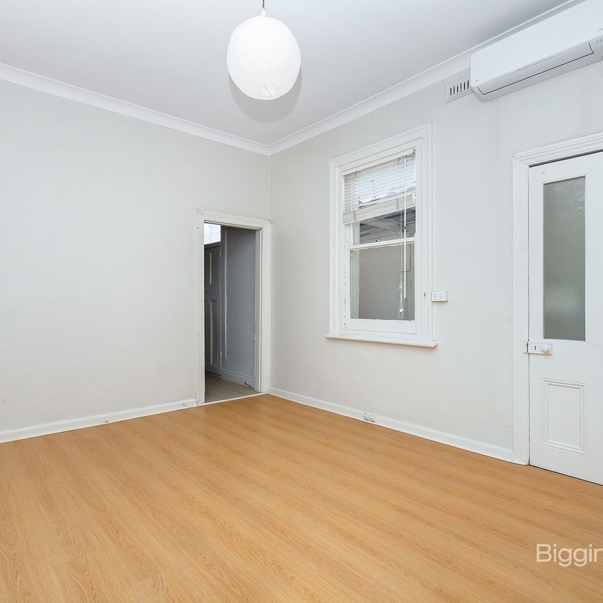 CONVENIENT LIVING IN THE HEART OF ABBOTSFORD - Photo 1