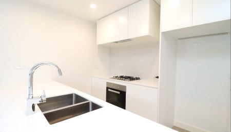 Modern Waterside Living in the Heart of Wentworth Point - Photo 4