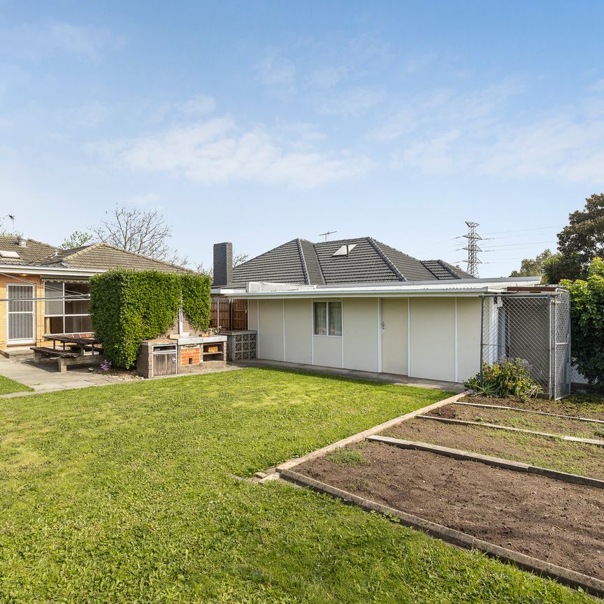 8 Gabriel Avenue, Malvern East VIC 3145 - House For Rent | Domain - Photo 1