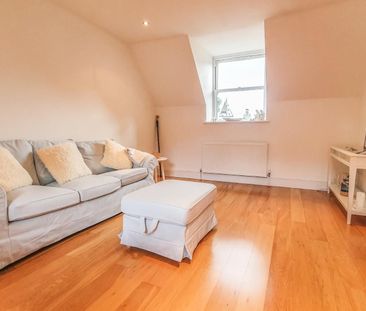 The Mansion, Whitney Wood, Stevenage - Photo 1