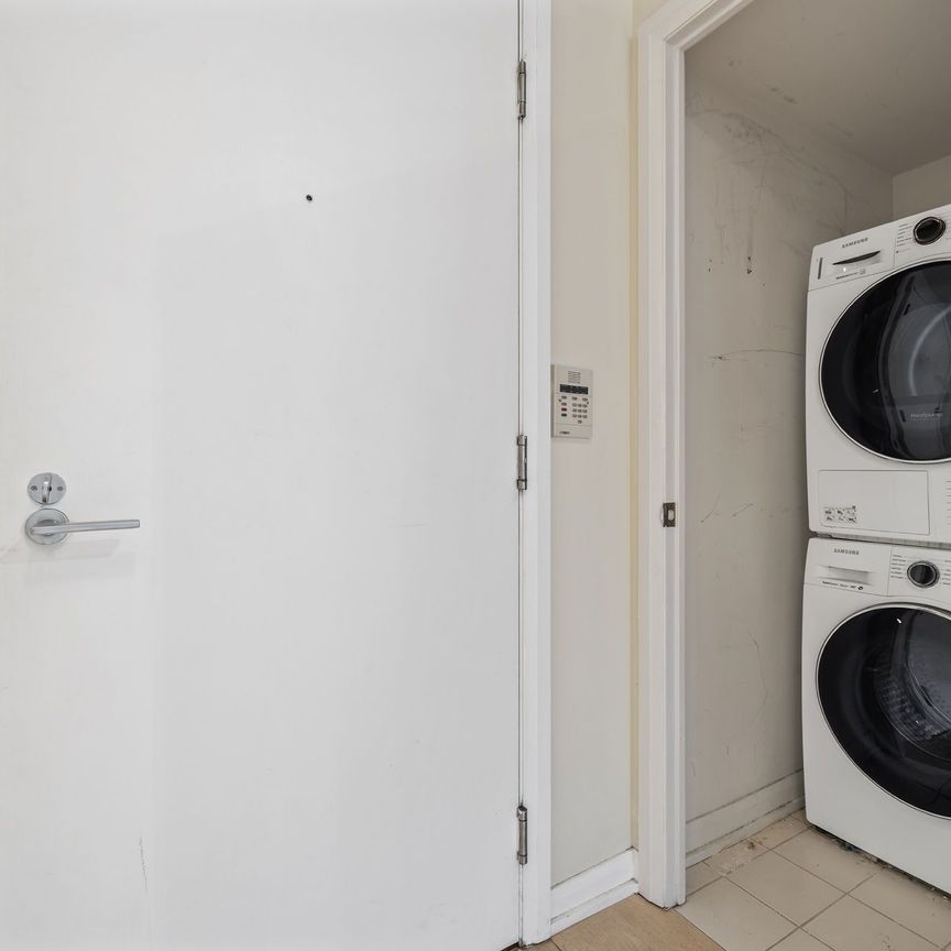 For Lease - 111 Elizabeth Street Unit# 915, Toronto, Ontario - Photo 1