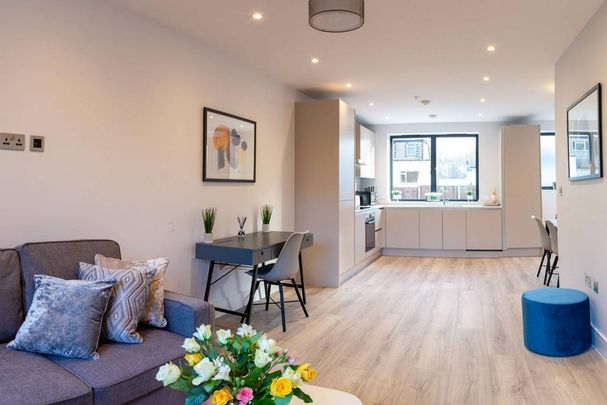 3 bedroom semi-detached house to rent - Photo 1